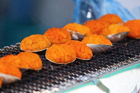 たっぷり盛られたウニの味は、たまりません