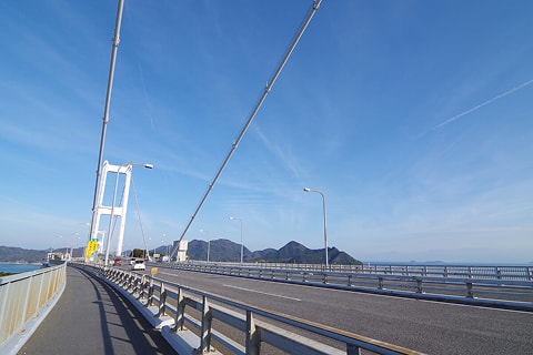 しまなみ海道をサイクリング中の写真です
