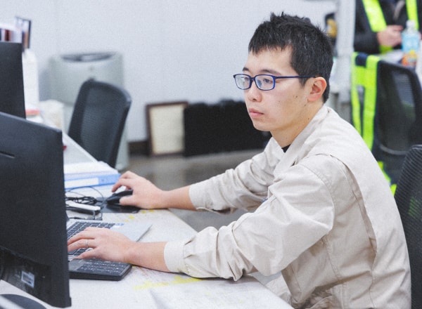 回路図面の作成、プログラムの設計