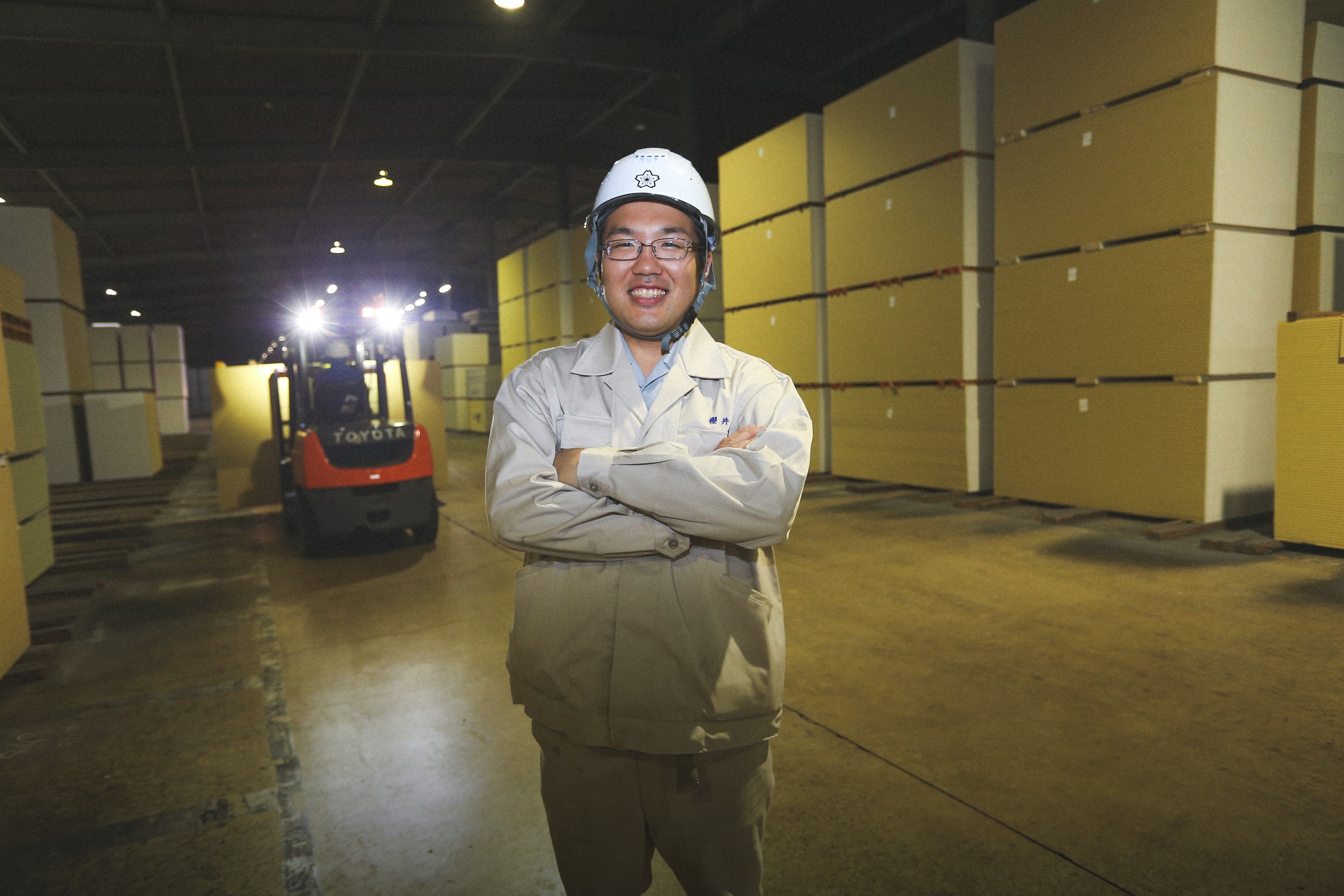 現場や製造設備に精通し、高品質なせっこうボードの効率的な生産を支える